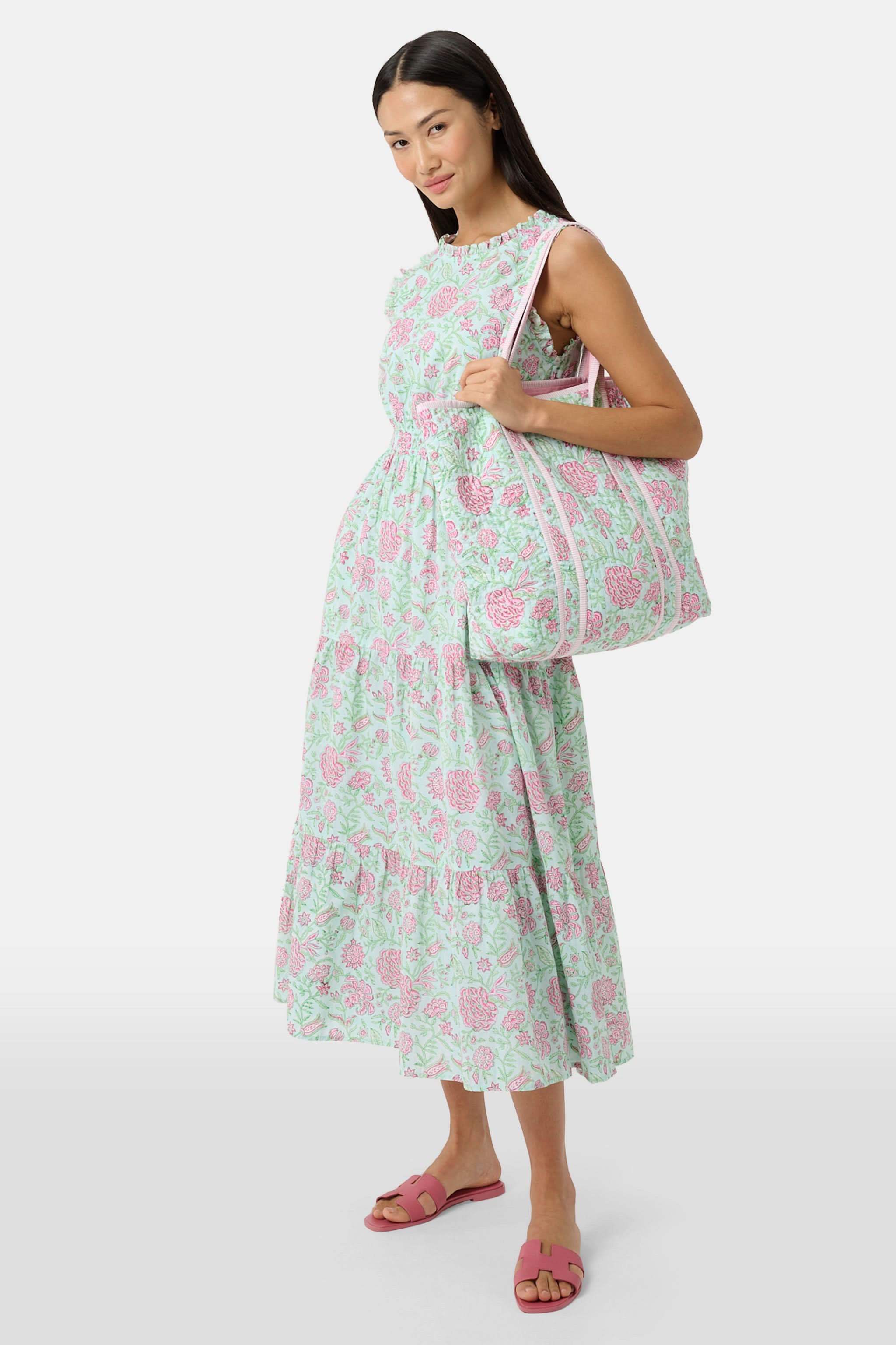 Camellia Block Quilted Tote - Image 3