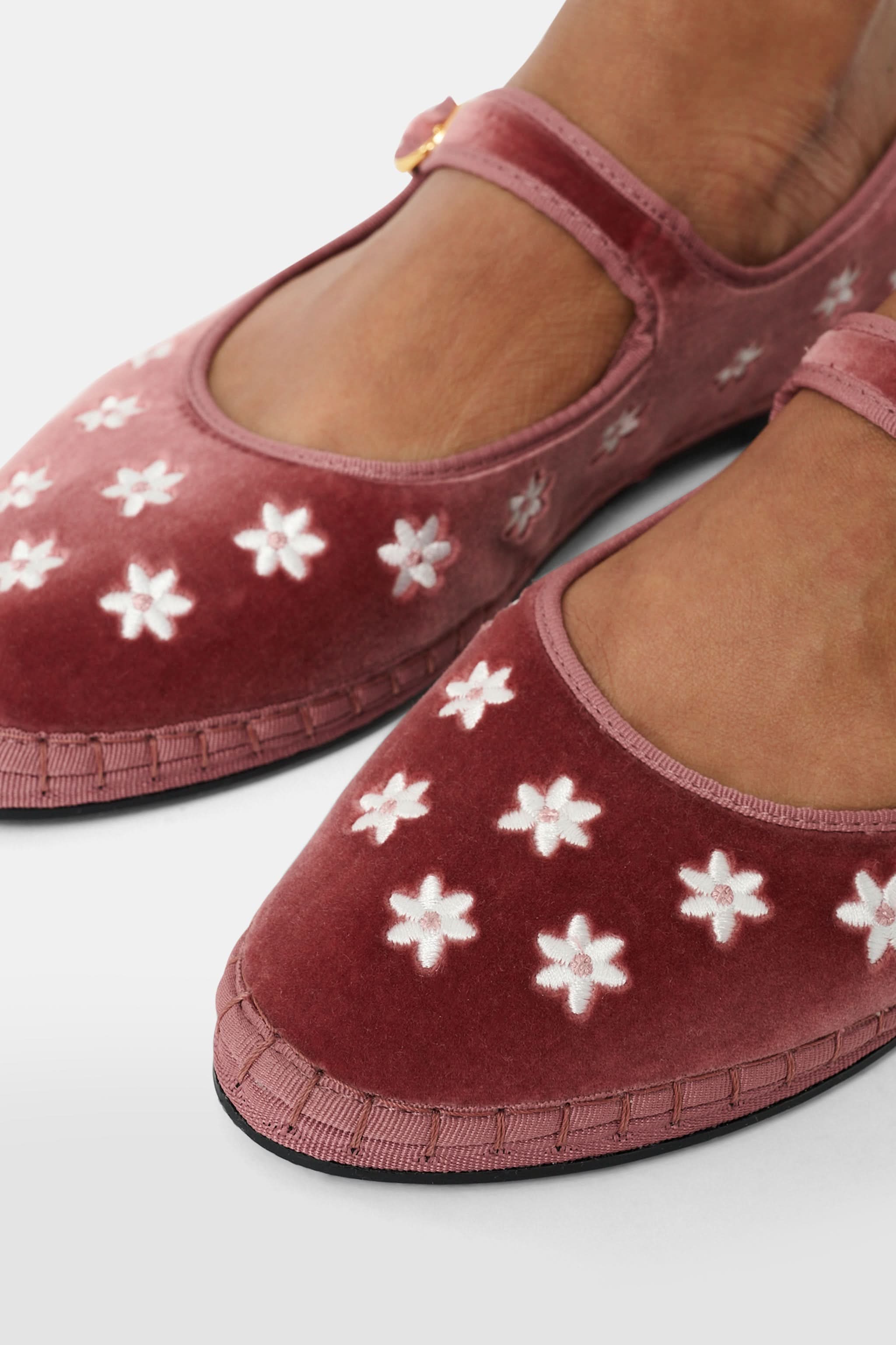Daisy Embroidery Mary Jane - Image 5