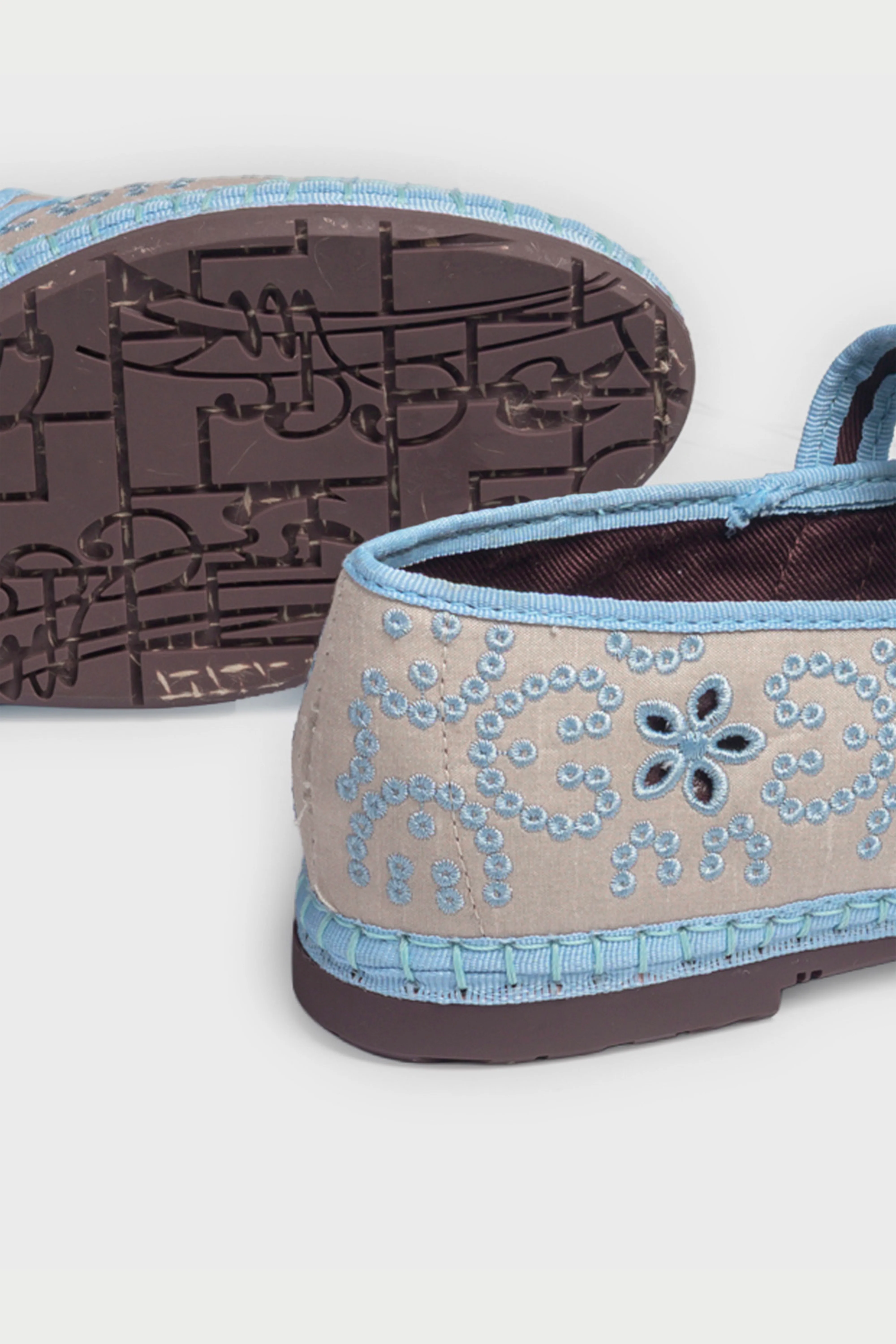 Eyelet Embroidered Claire - Image 5