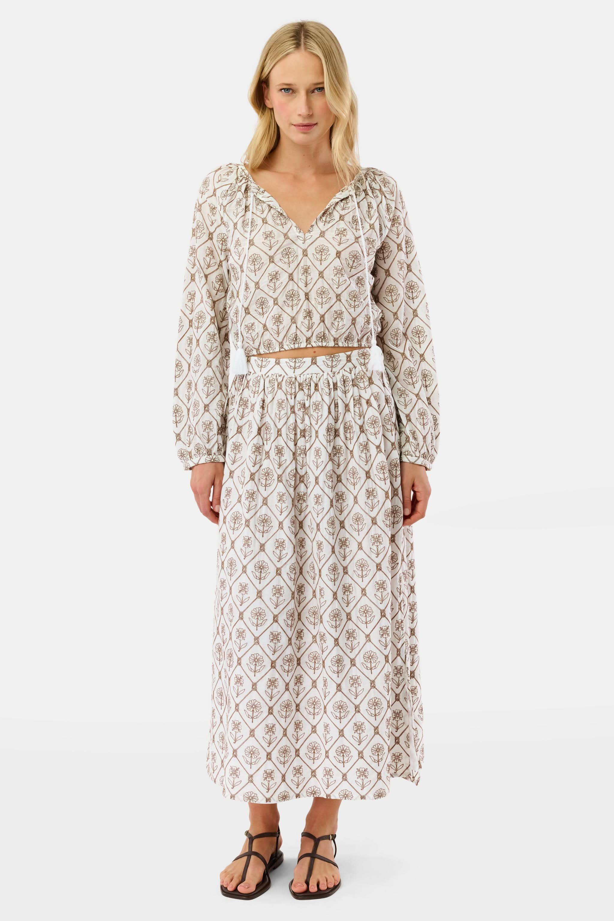 Infinity Floral Embroidery Stevie Top - Image 3